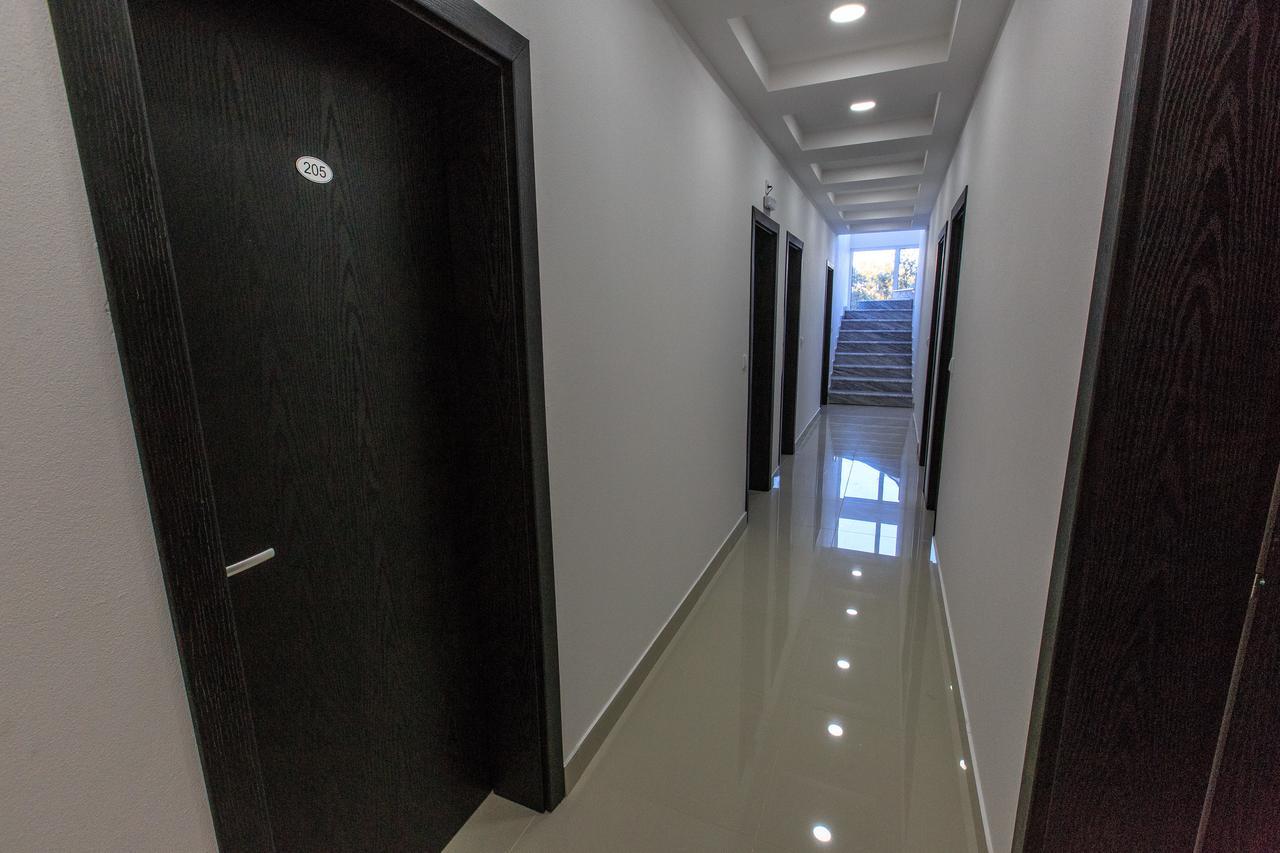 Scandinavian Hotel - Ulcinj Ulqin Екстериор снимка